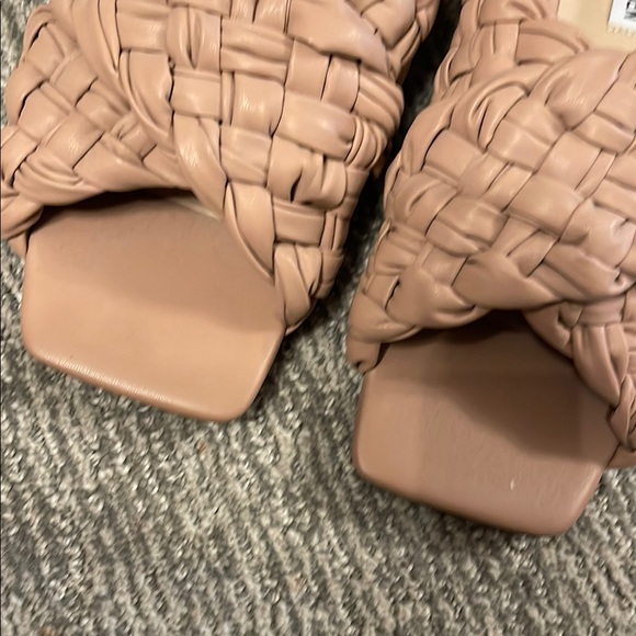 Steve Madden Women's Tan Woven Sandals - Picture 2 of 9